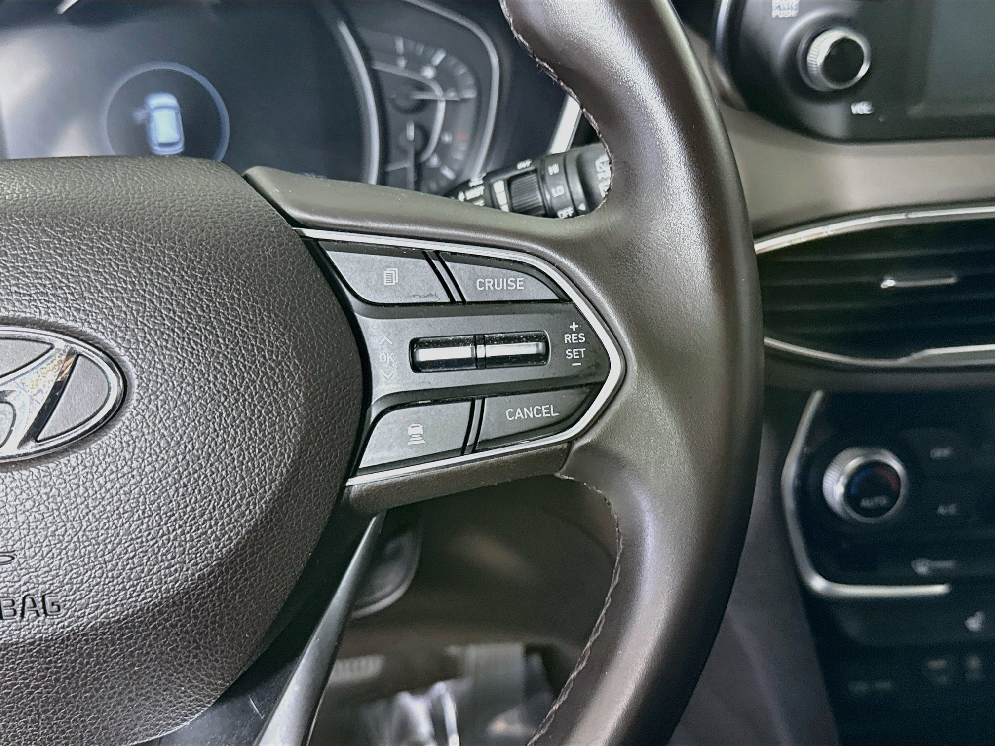 Used 2019 Hyundai Santa Fe SEL FWD image 15