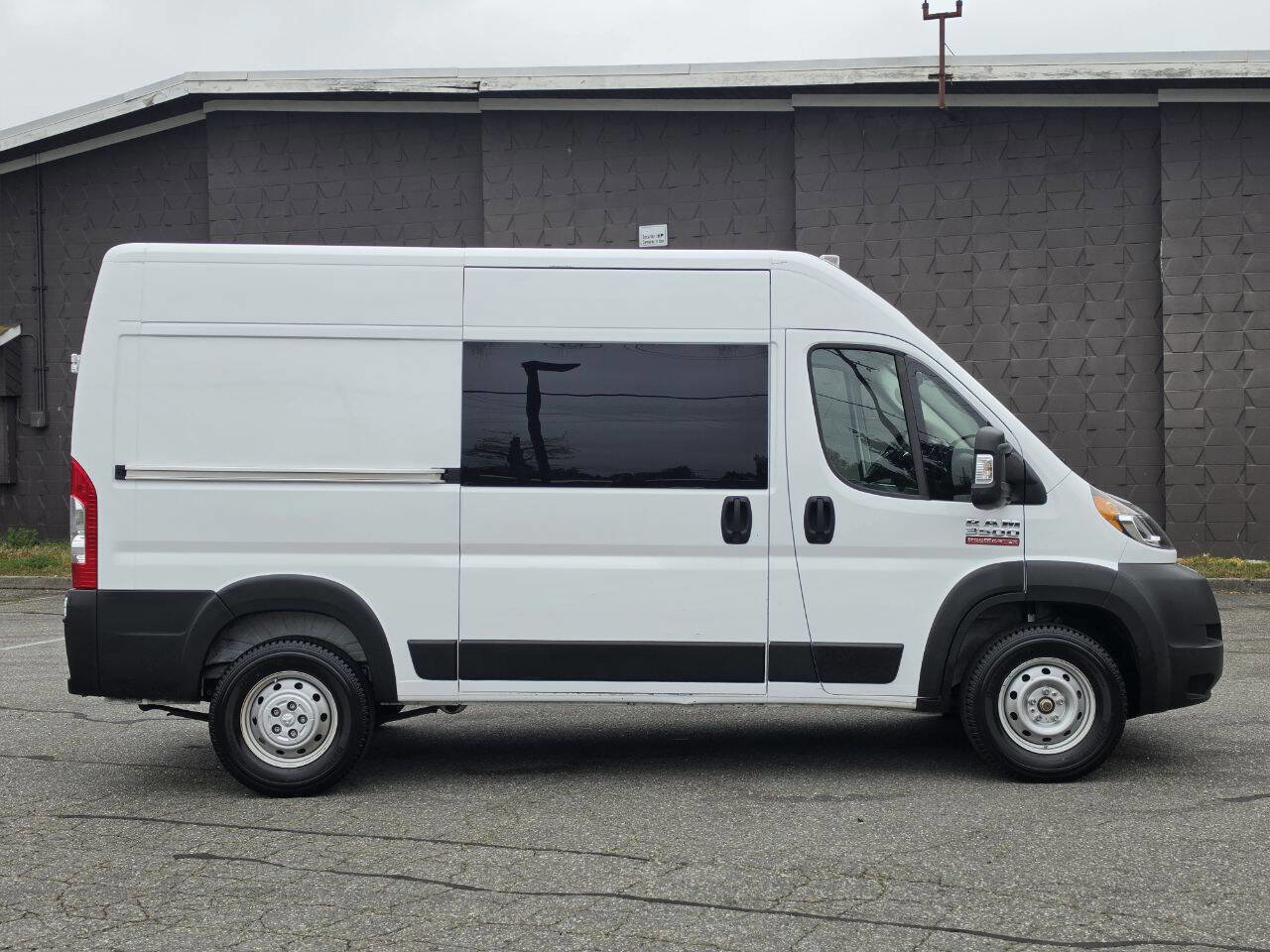 Used 2022 RAM ProMaster 3500 w/ Interior LED Lighting Group FWD image 4