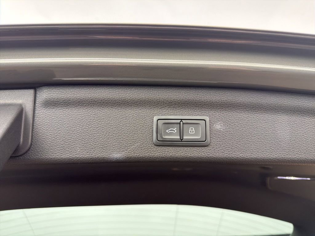 Used 2022 Audi Q3 2.0T Premium AWD/4WD image 38