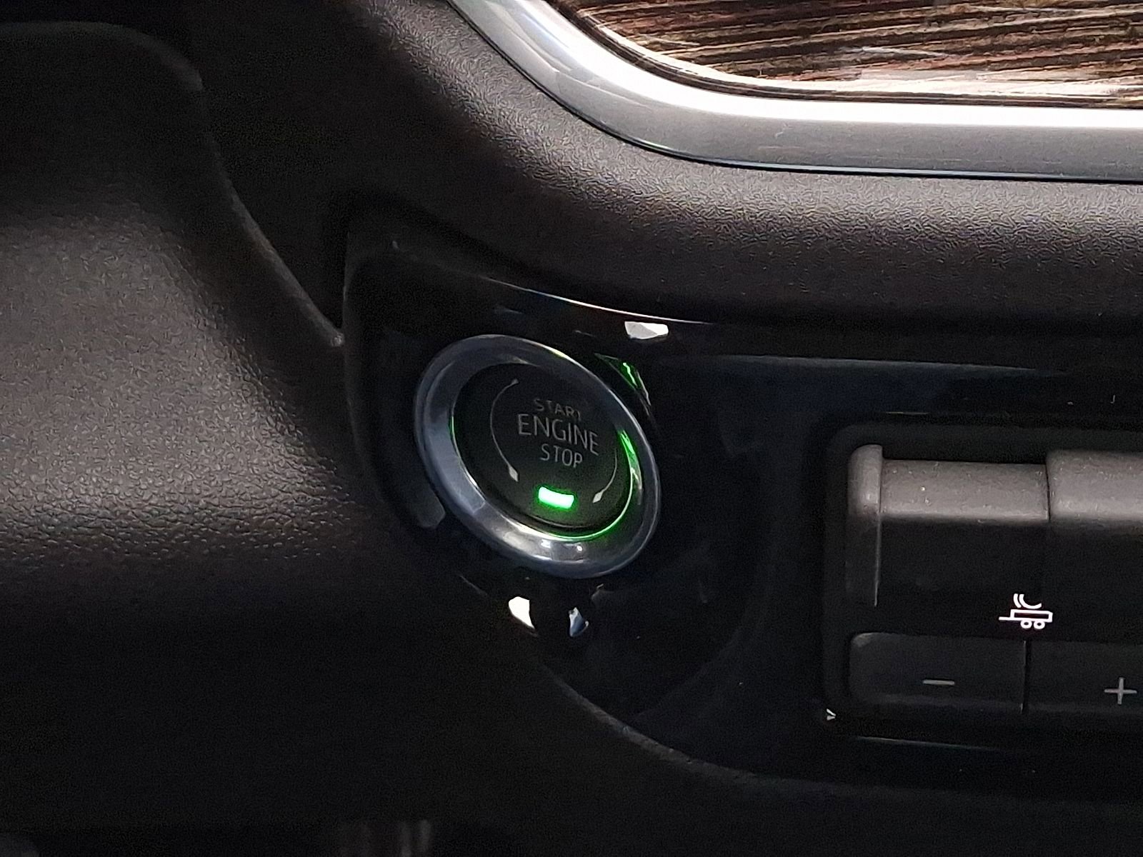 New 2026 GMC Sierra 2500 SLE w/ SLE Value Package; image 22