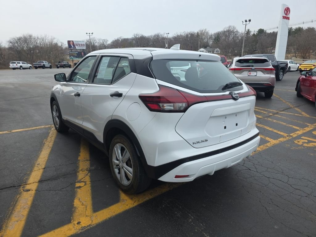 Used 2022 Nissan Kicks S image 6