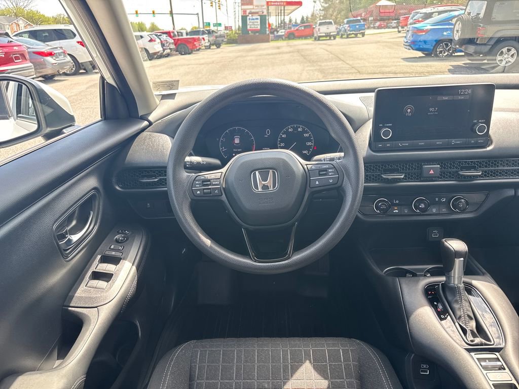Used 2023 Honda HR-V LX image 13