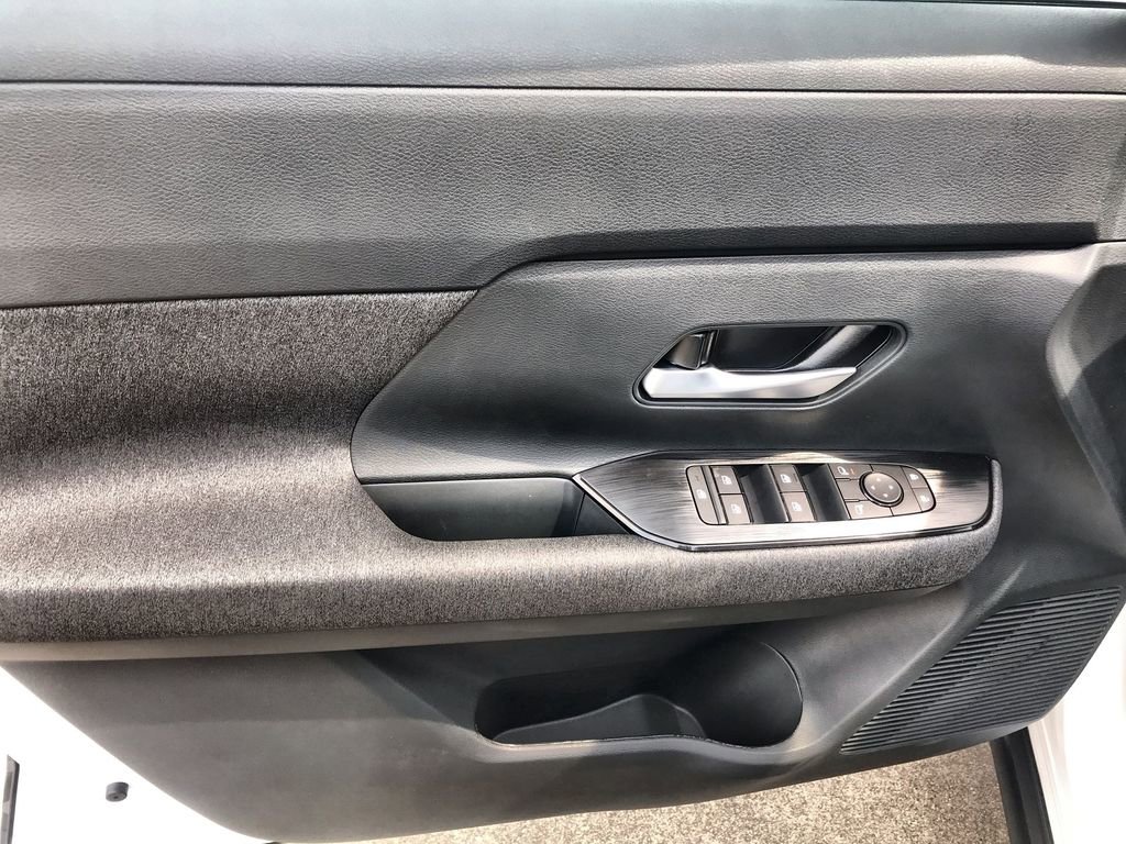 New 2026 Nissan Kicks SV w/ SV Premium Package image 13