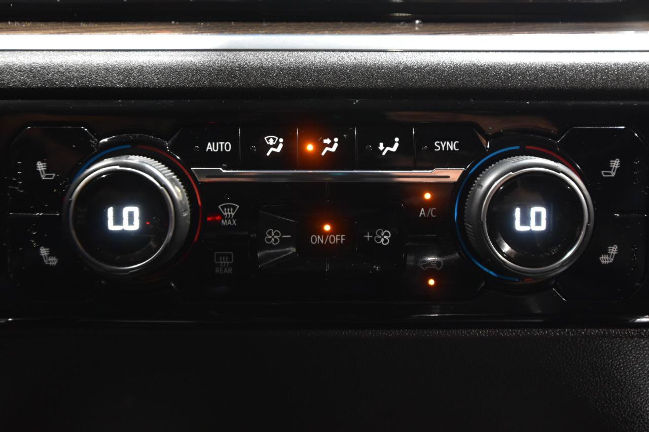Used 2024 Chevrolet Silverado 1500 LT Trail Boss w/ Convenience Package II AWD/4WD image 32