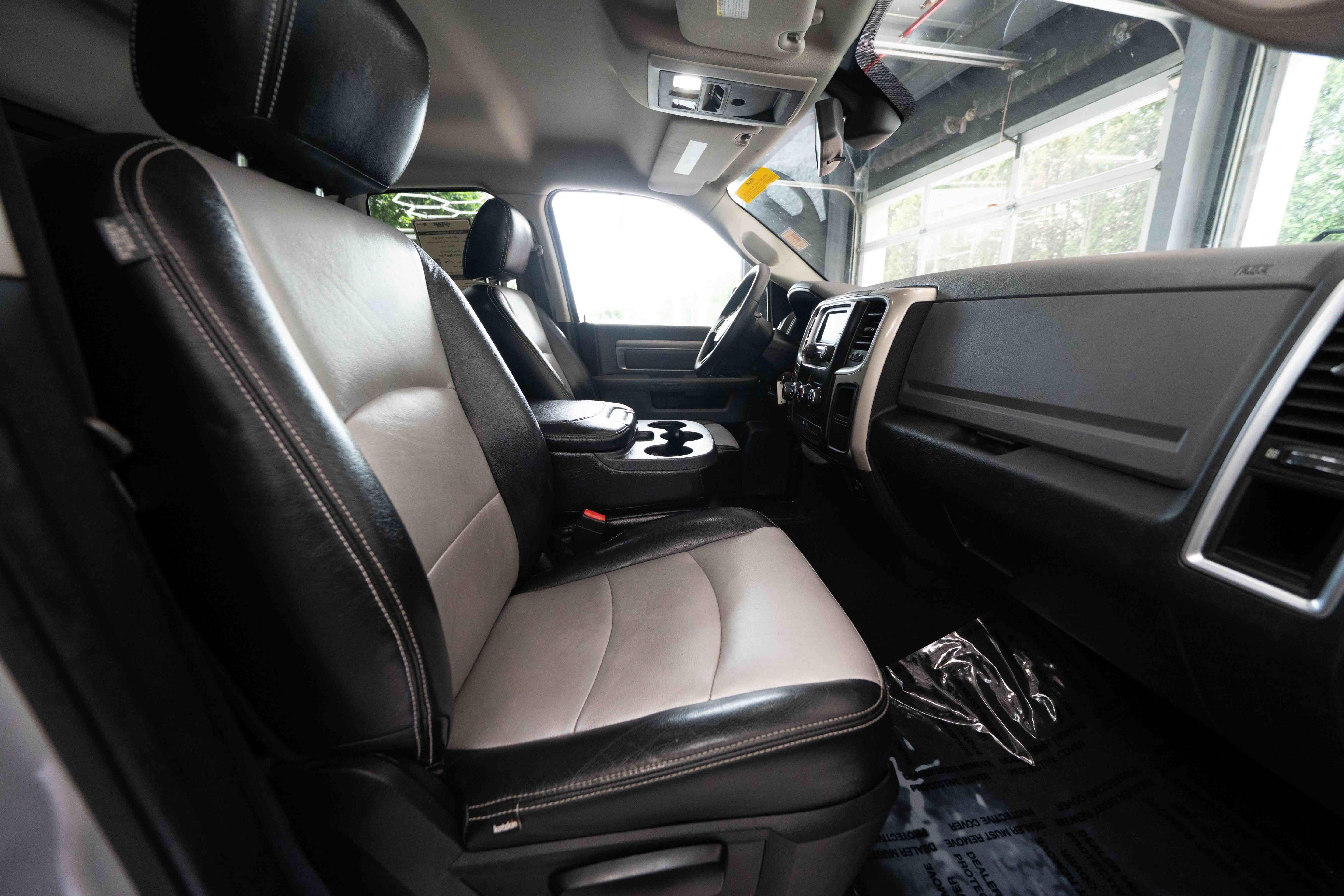 Used 2014 RAM 1500 Classic SLT AWD/4WD image 25