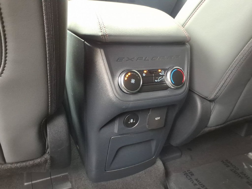 Used 2027 Ford Explorer Active w/ Active Comfort Package AWD/4WD image 12