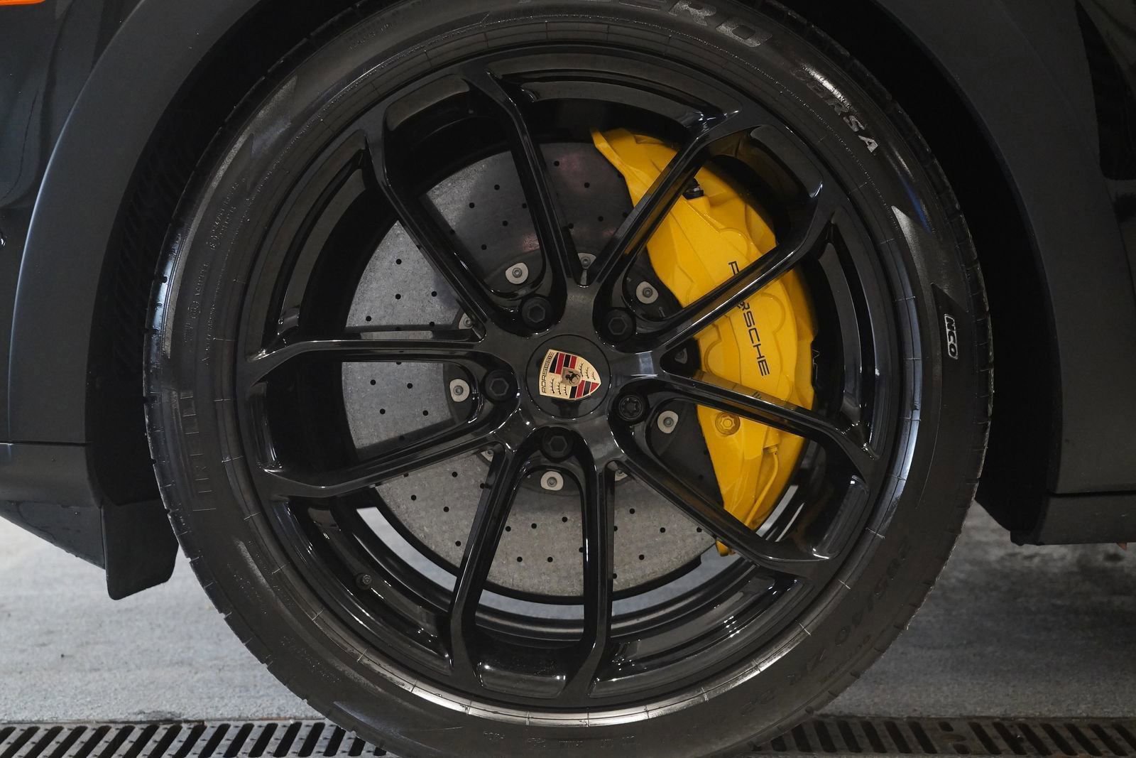 Used 2025 Porsche Cayenne Turbo GT image 9