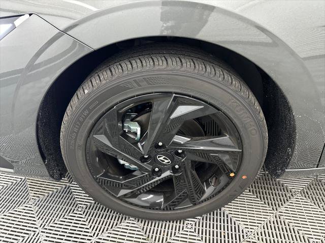 New 2026 Hyundai Elantra SEL Sport FWD image 11