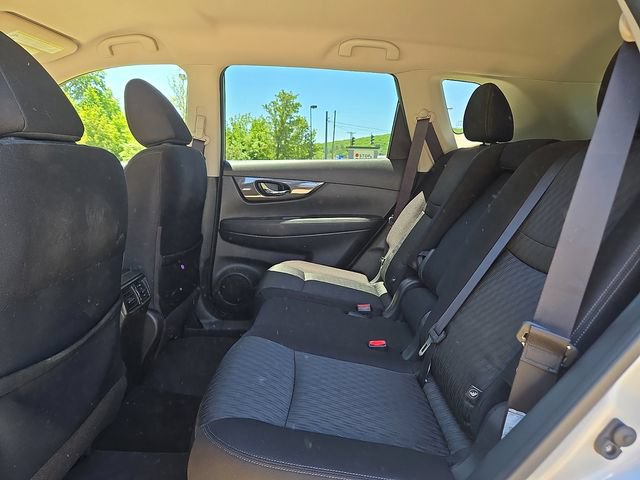 Used 2018 Nissan Rogue SV AWD/4WD image 17