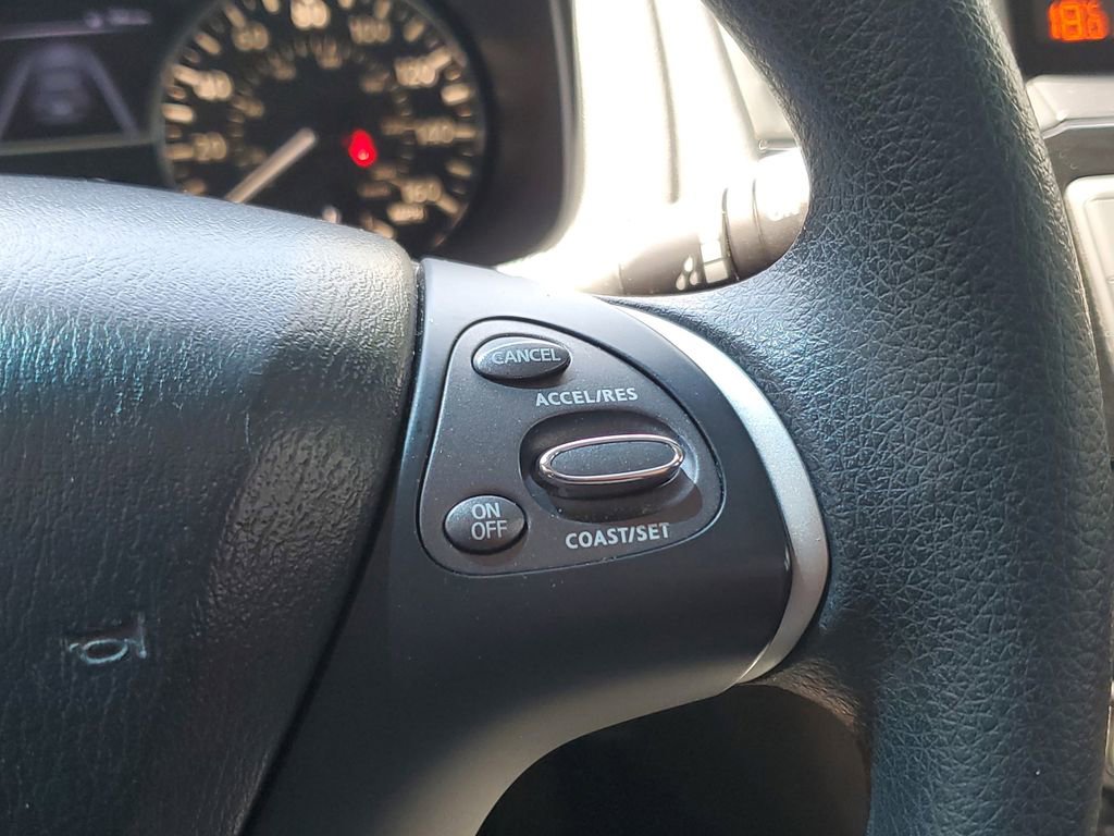 Used 2015 Nissan Pathfinder S FWD image 24
