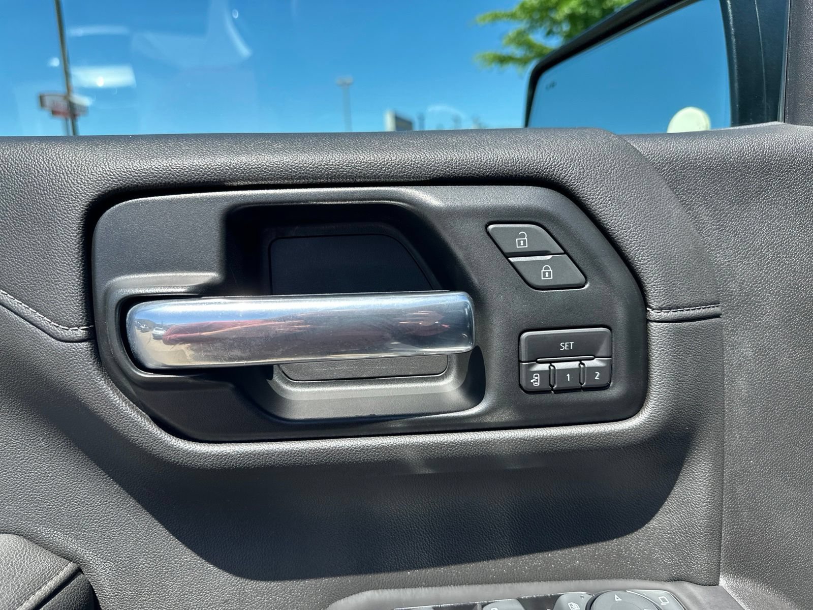 Used 2019 Chevrolet Silverado 1500 LTZ w/ LTZ Premium Package AWD/4WD image 20