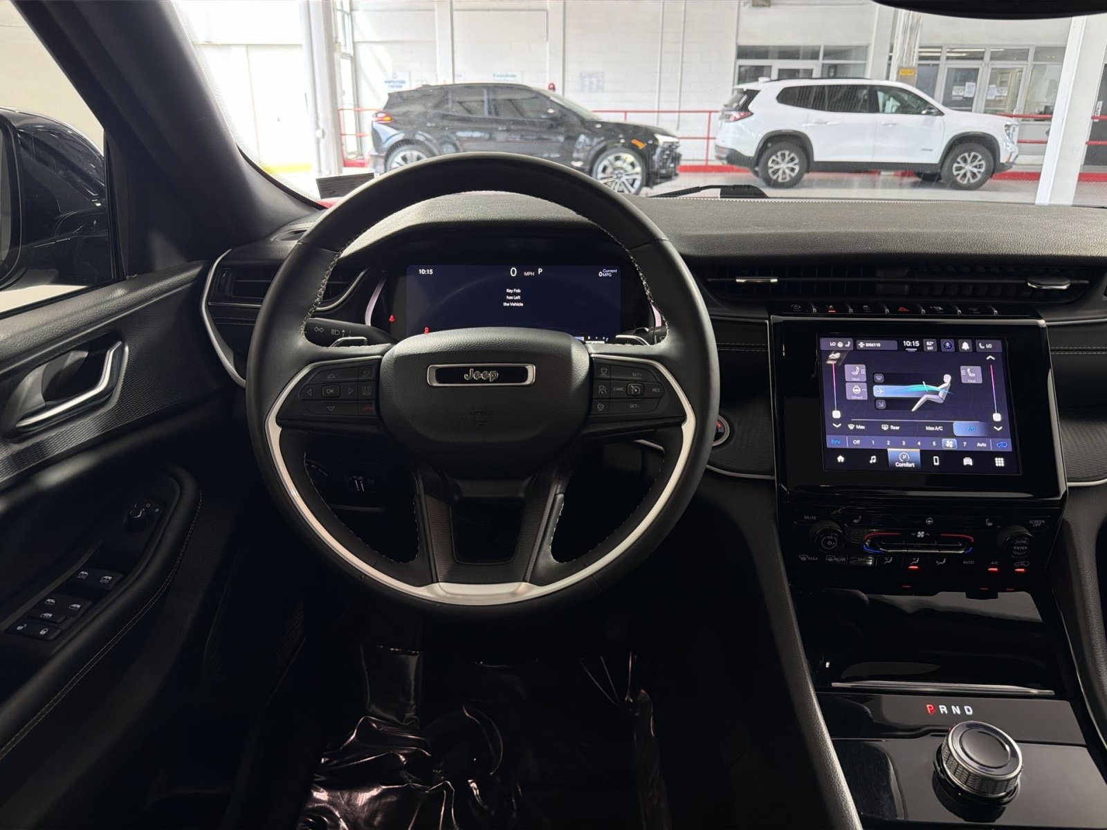 Used 2023 Jeep Grand Cherokee Altitude AWD/4WD image 16
