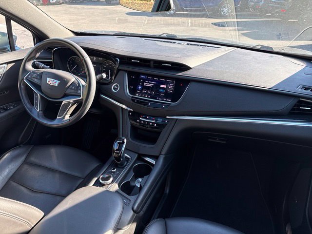 Used 2020 Cadillac XT5 Premium Luxury w/ LPO, Floor Liner Package FWD image 23