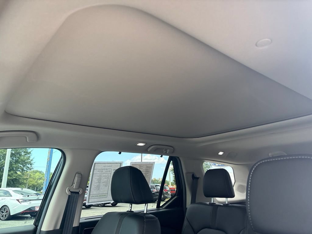 Used 2025 Honda Pilot Touring image 23