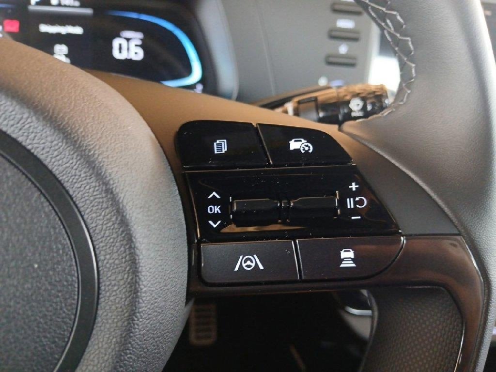 New 2026 Hyundai Elantra SEL Sport FWD image 17