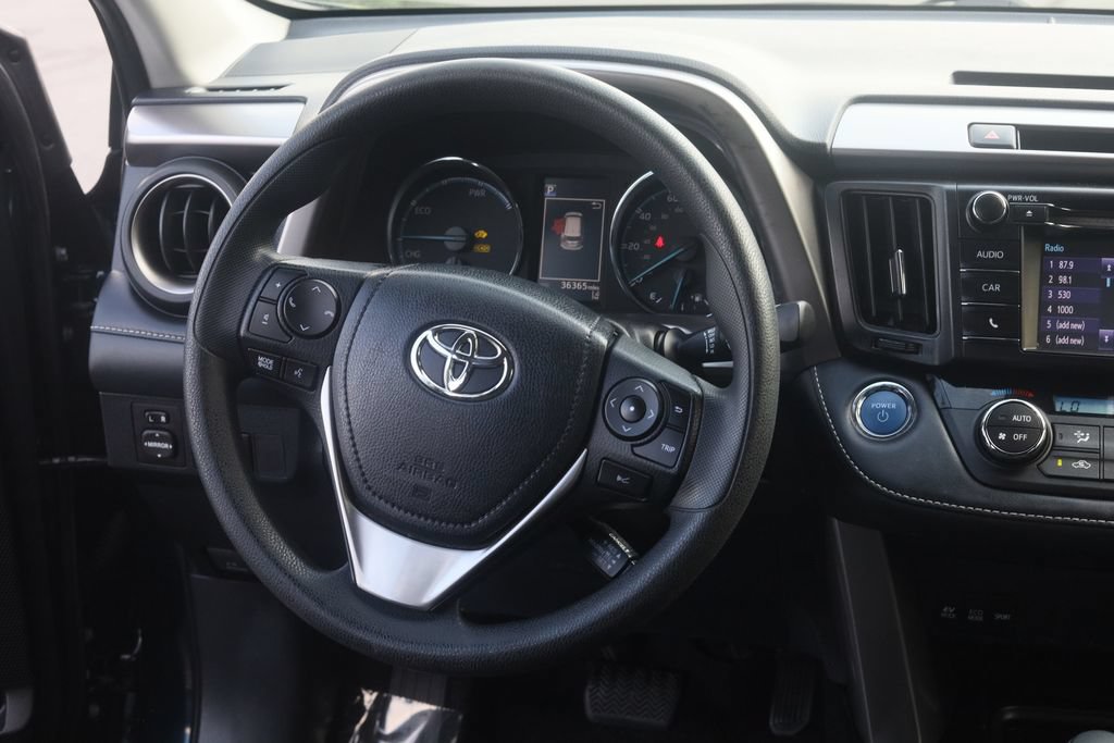 Certified 2018 Toyota RAV4 LE AWD/4WD image 8