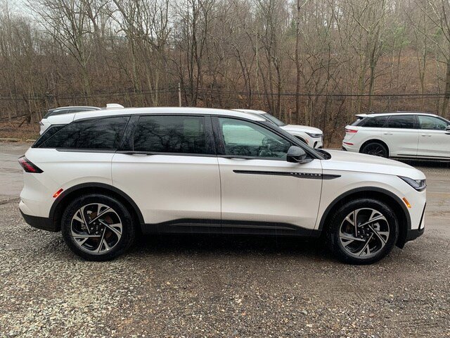 New 2026 Lincoln Nautilus Premier w/ Equipment Group 102A AWD/4WD image 14