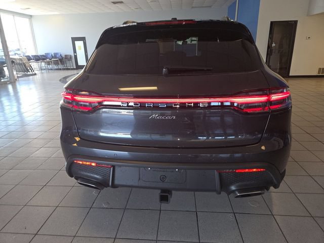 Used 2025 Porsche Macan AWD/4WD image 7