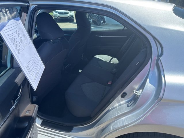 Used 2022 Toyota Camry LE image 10