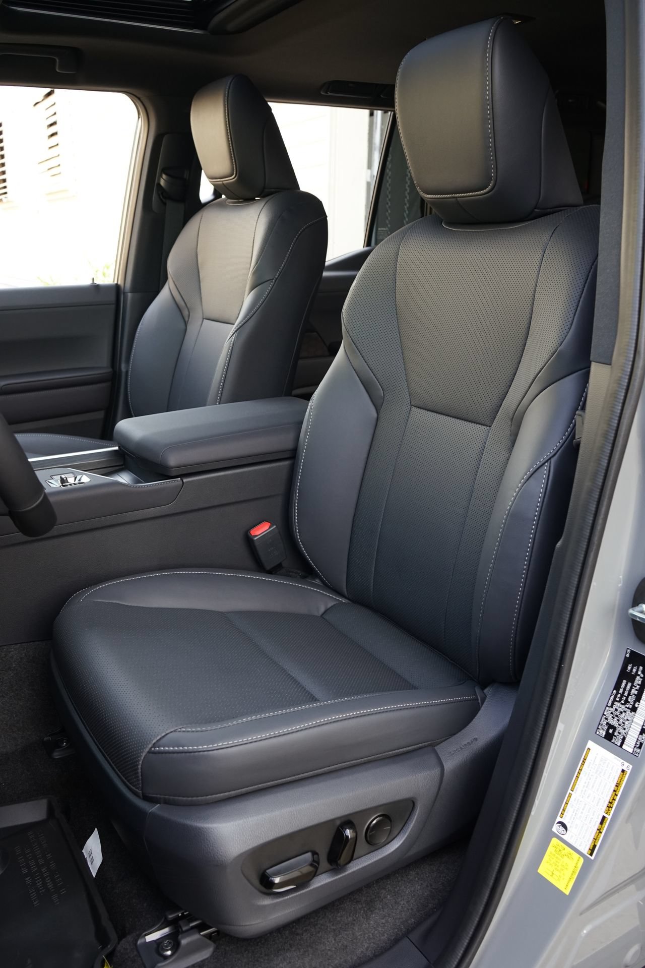 Used 2026 Lexus GX 550 w/ Cold Area Package AWD/4WD image 3