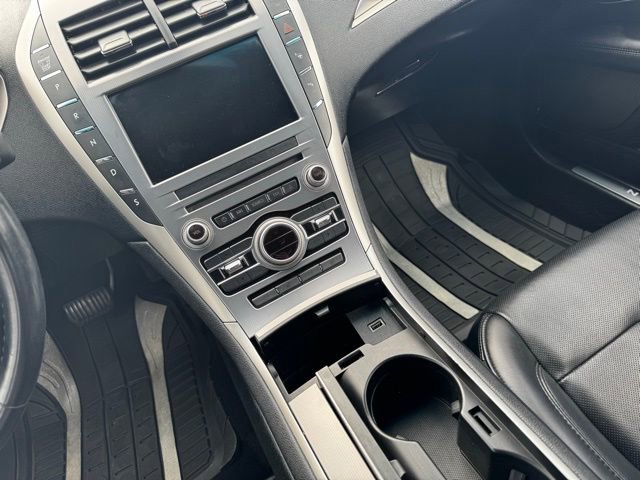 Used 2017 Lincoln MKZ Reserve w/ Technology Package FWD image 15