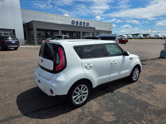 Used 2018 Kia Soul + FWD image 7