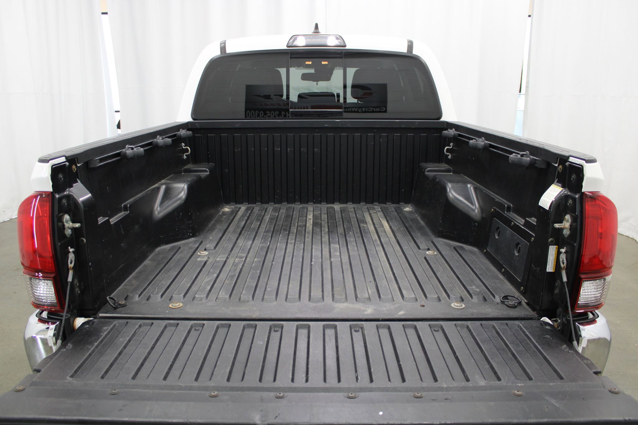 Used 2019 Toyota Tacoma SR5 AWD/4WD image 21