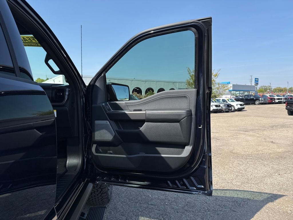 New 2025 Ford F150 Lariat w/ Equipment Group 501A Mid image 14