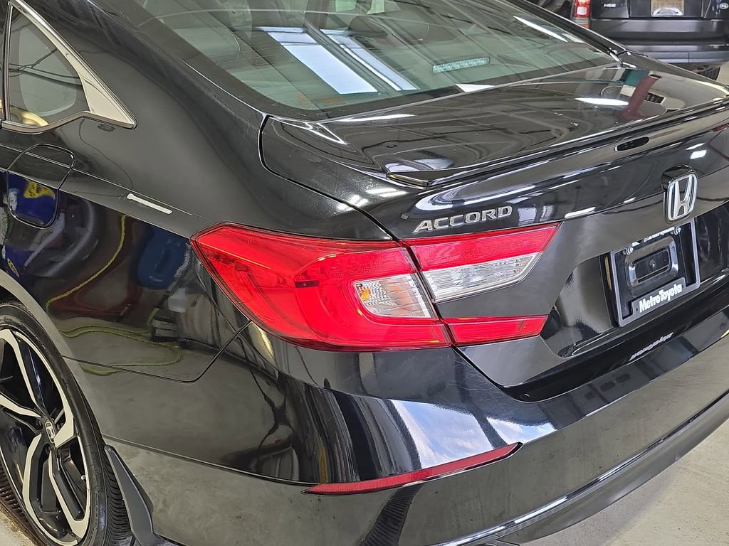 Used 2018 Honda Accord Sport image 32