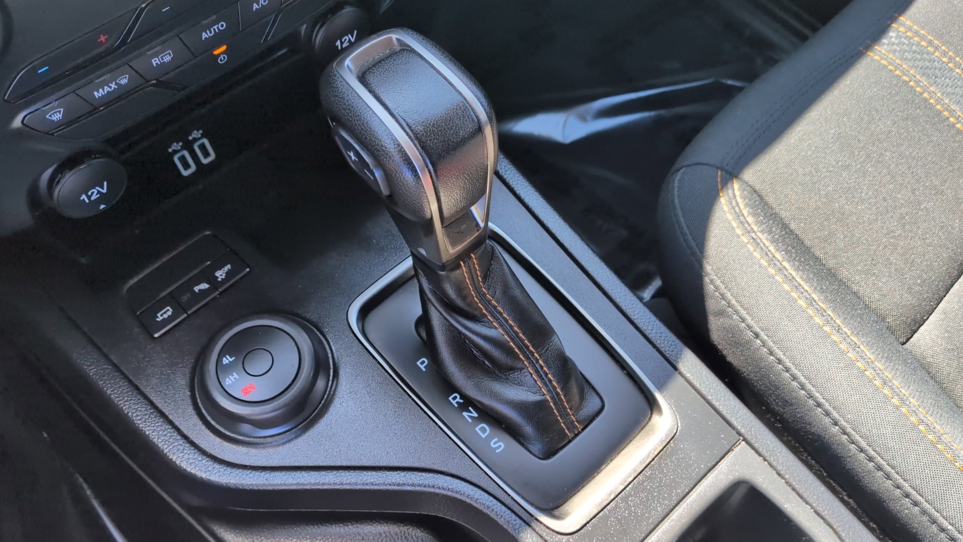 Used 2023 Ford Ranger XLT w/ Equipment Group 301A Mid AWD/4WD image 23