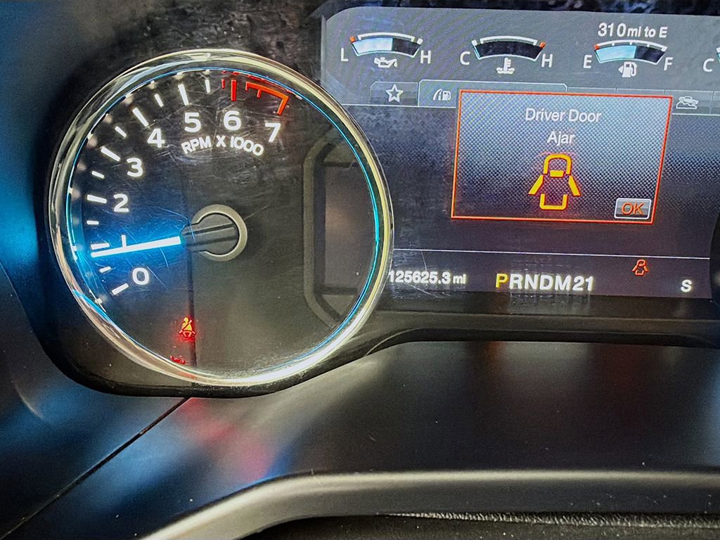 Used 2016 Ford F150 Platinum w/ Equipment Group 701A Luxury image 32