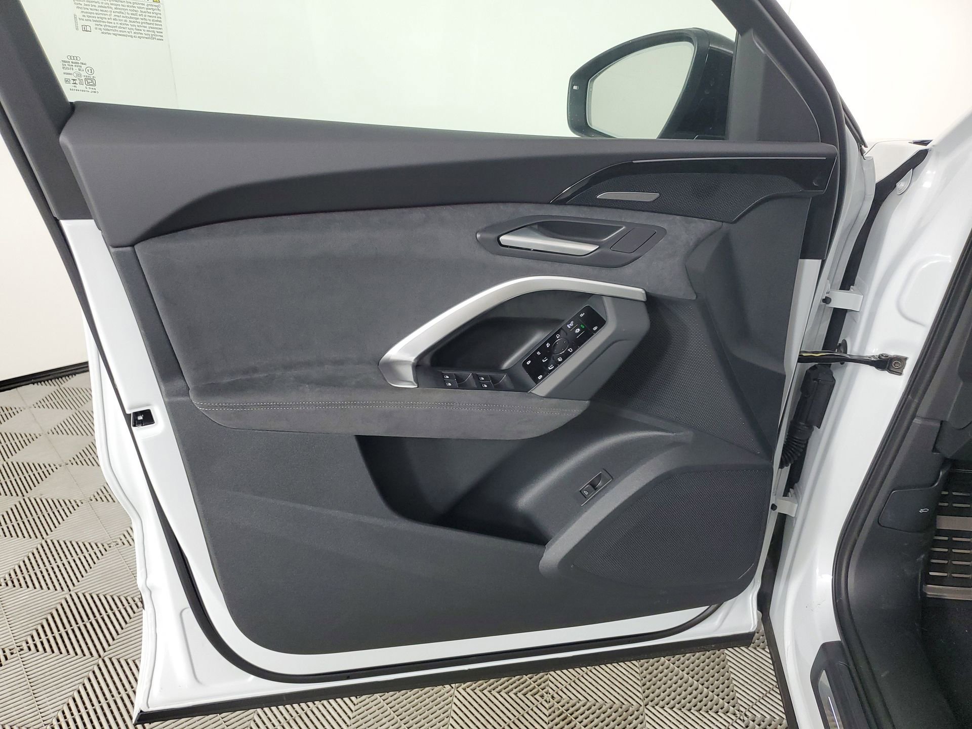 New 2025 Audi SQ5 Premium Plus image 21