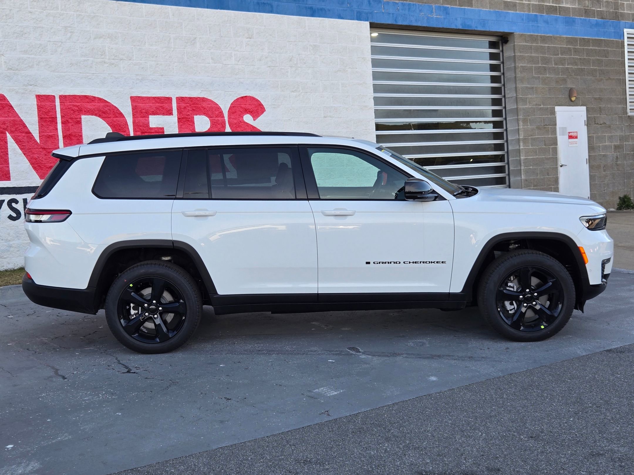 New 2025 Jeep Grand Cherokee L Limited w/ Luxury Tech Group II image 8