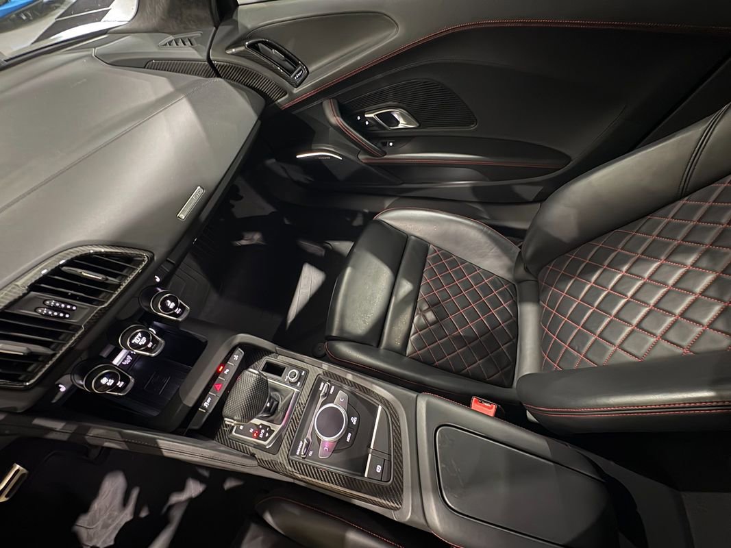 Used 2021 Audi R8 V10 w/ Premium Package image 33