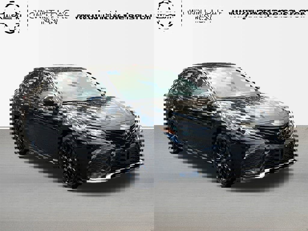 Used 2023 Toyota Camry XSE image 3