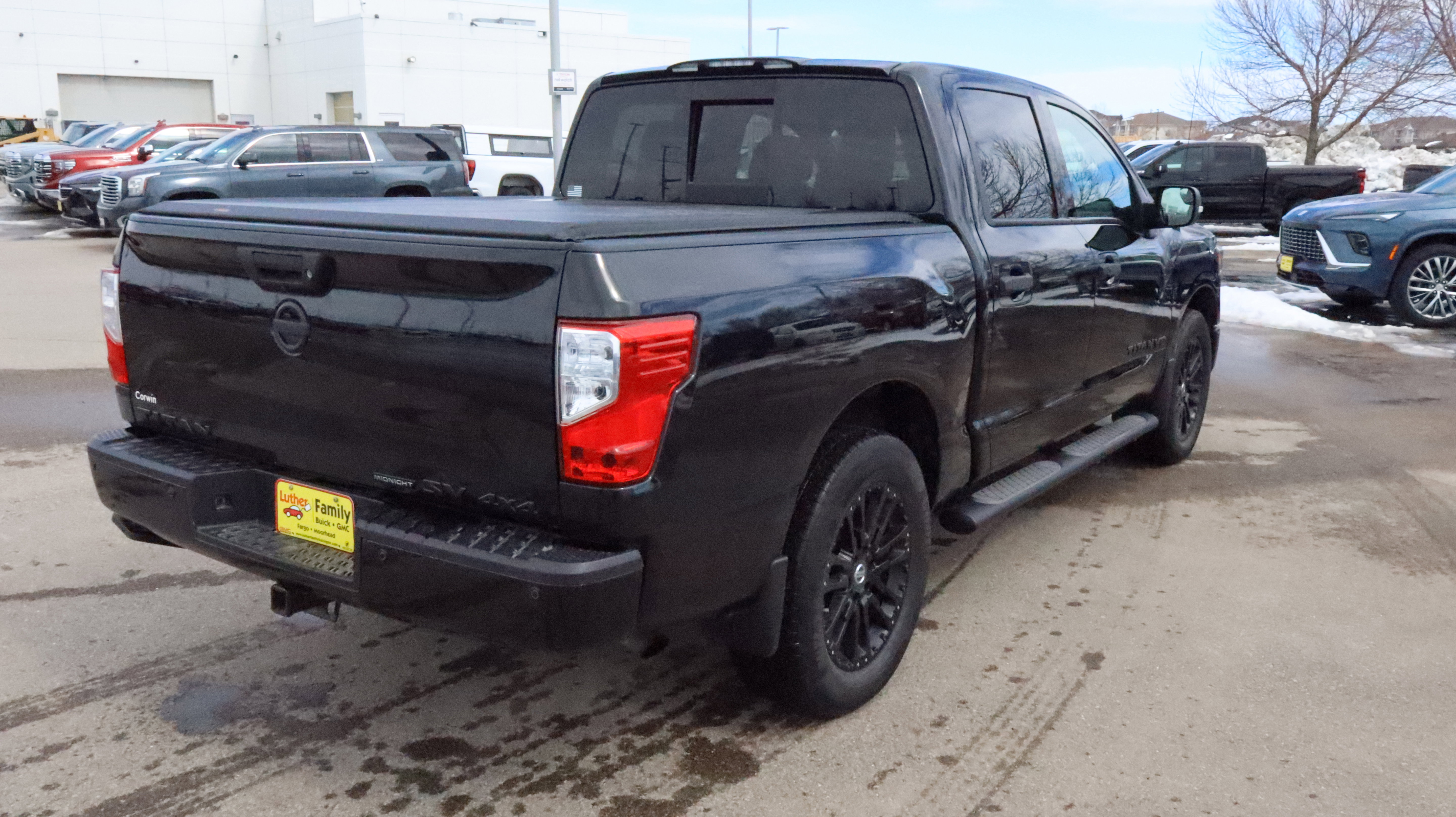 Used 2019 Nissan Titan SV w/ SV Convenience Package image 8