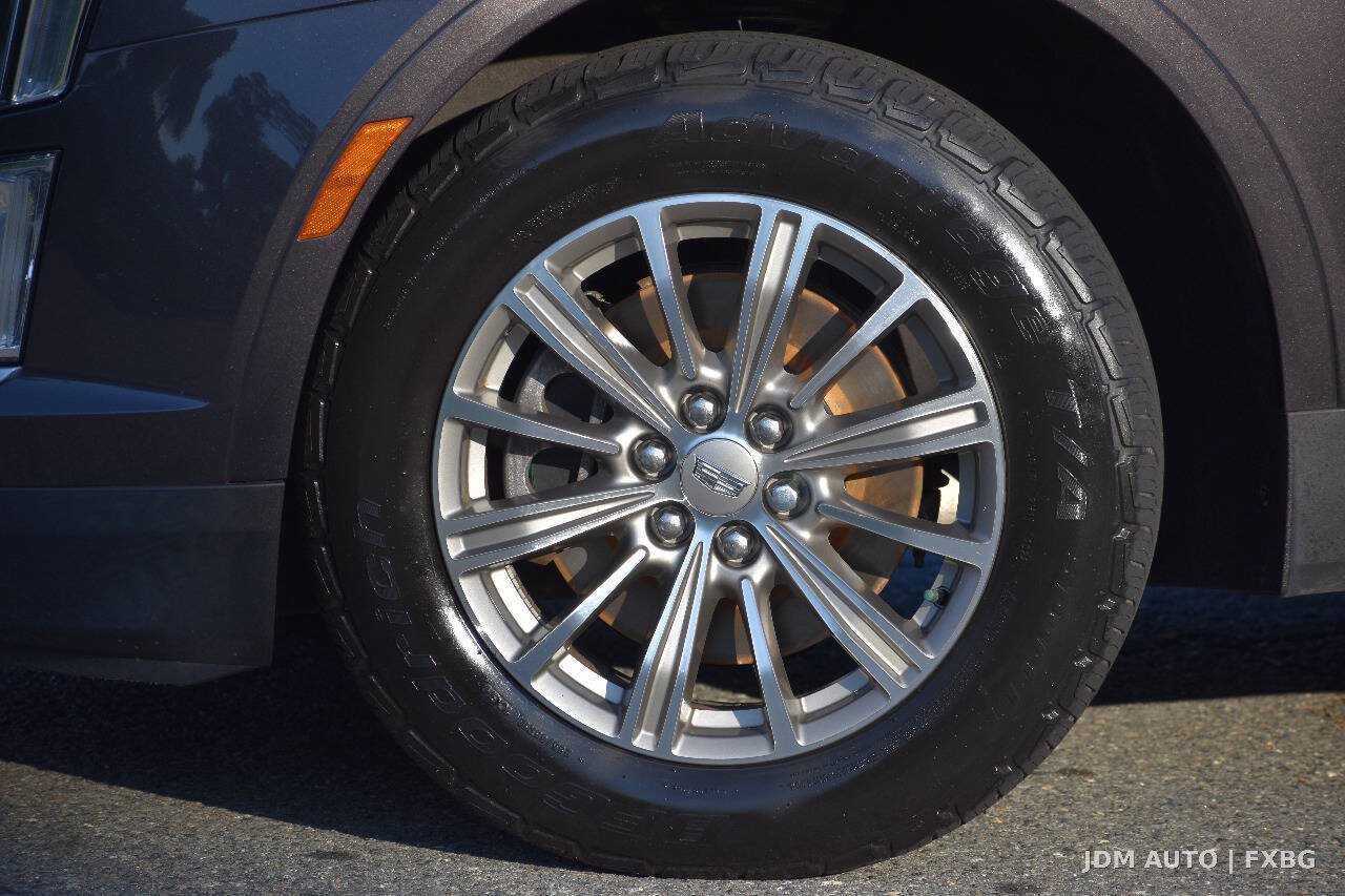 Used 2017 Cadillac XT5 Luxury w/ Driver Awareness Package AWD/4WD image 37