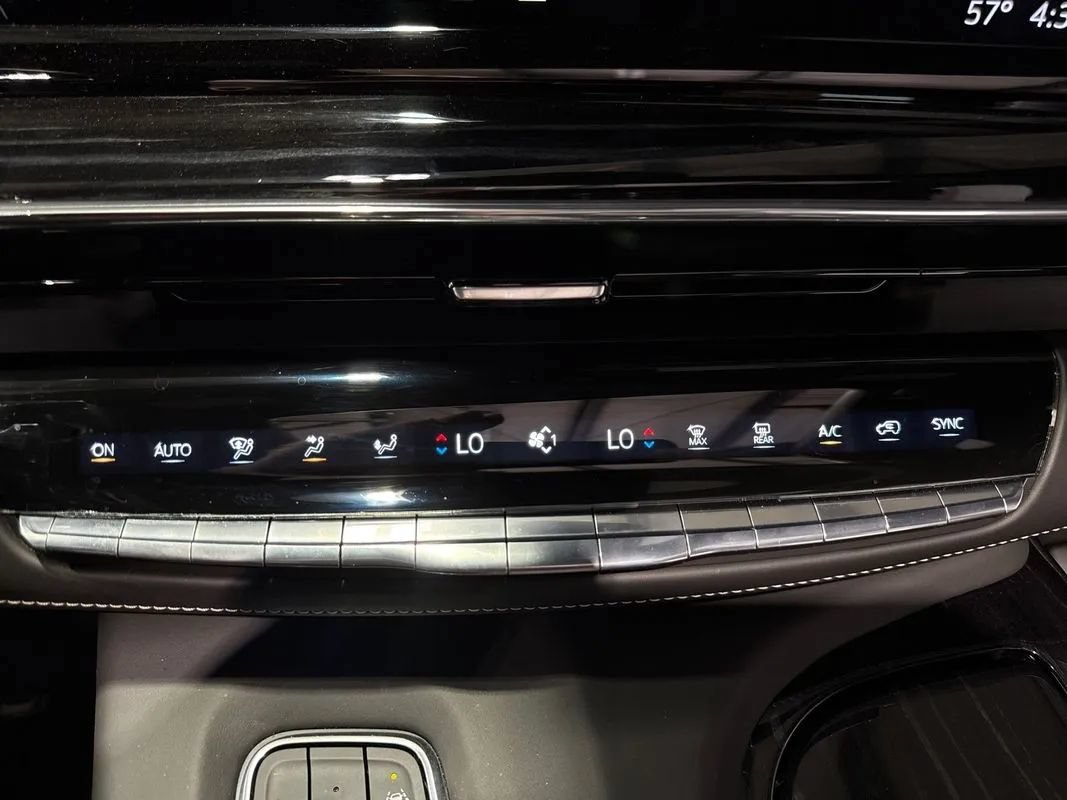 Used 2023 Cadillac Escalade ESV V AWD/4WD image 99