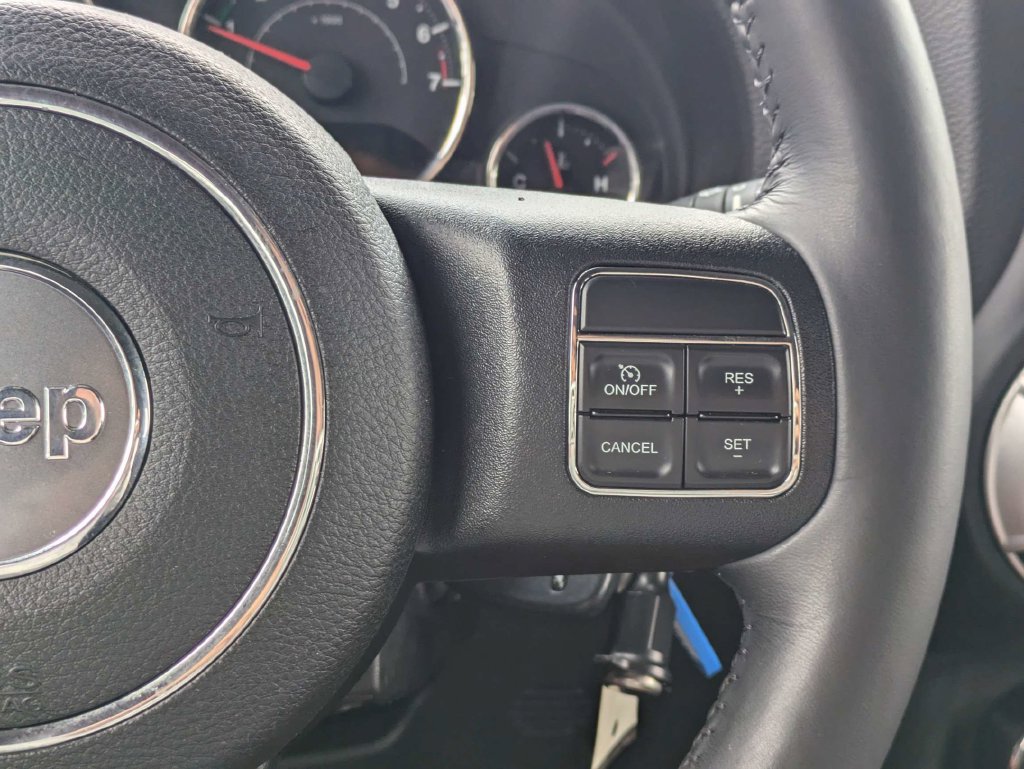 Used 2014 Jeep Wrangler Unlimited Rubicon w/ Connectivity Group AWD/4WD image 24