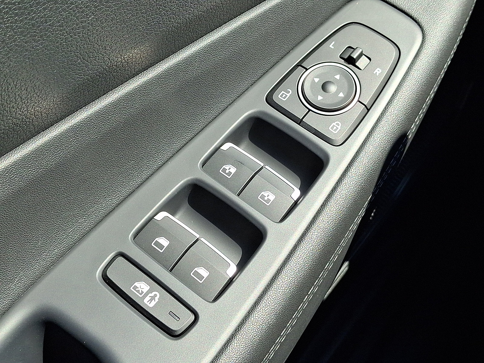 Certified 2023 Hyundai Santa Fe SEL AWD/4WD image 24