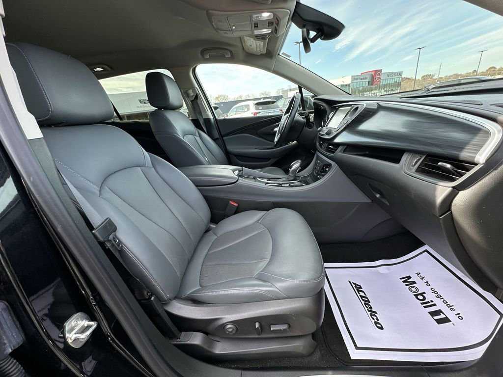 Used 2020 Buick Envision Premium image 23