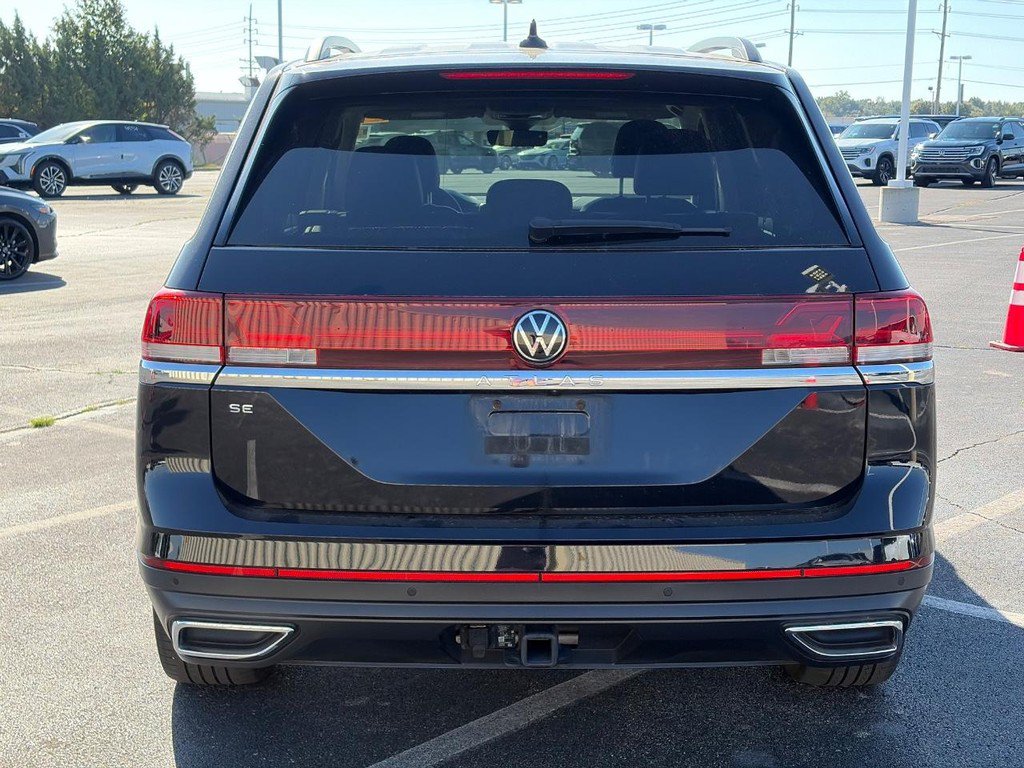 Used 2024 Volkswagen Atlas SE FWD image 3