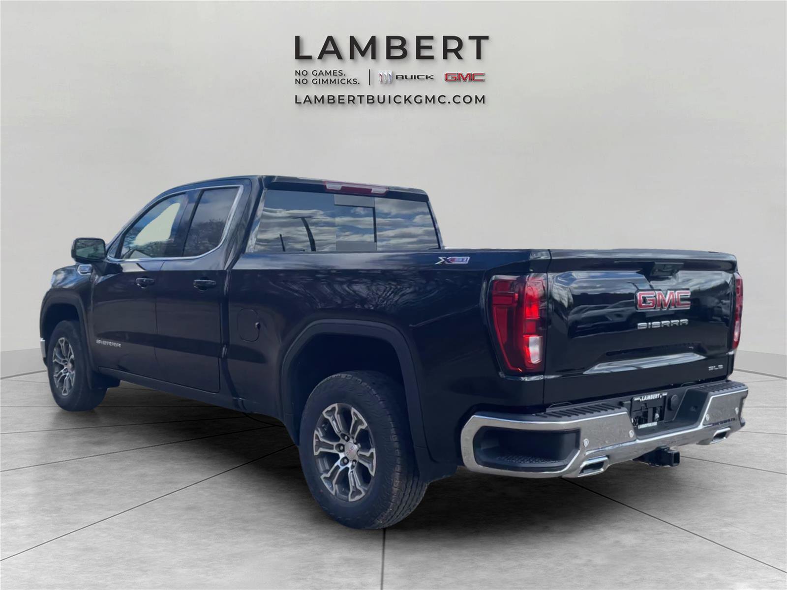 New 2026 GMC Sierra 1500 SLE image 3