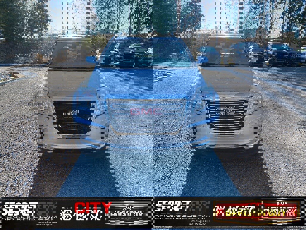 Used 2017 GMC Terrain SLT image 2