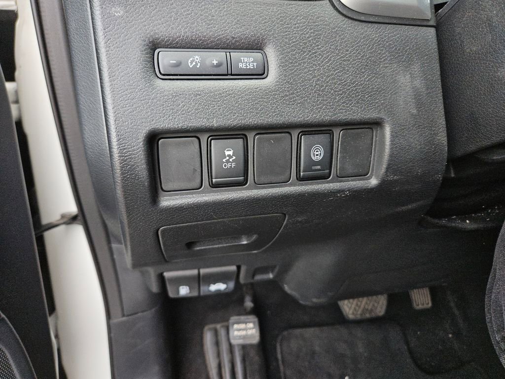 Used 2017 Nissan Rogue Sport SL image 20