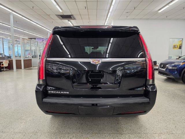 Used 2020 Cadillac Escalade Luxury AWD/4WD image 6