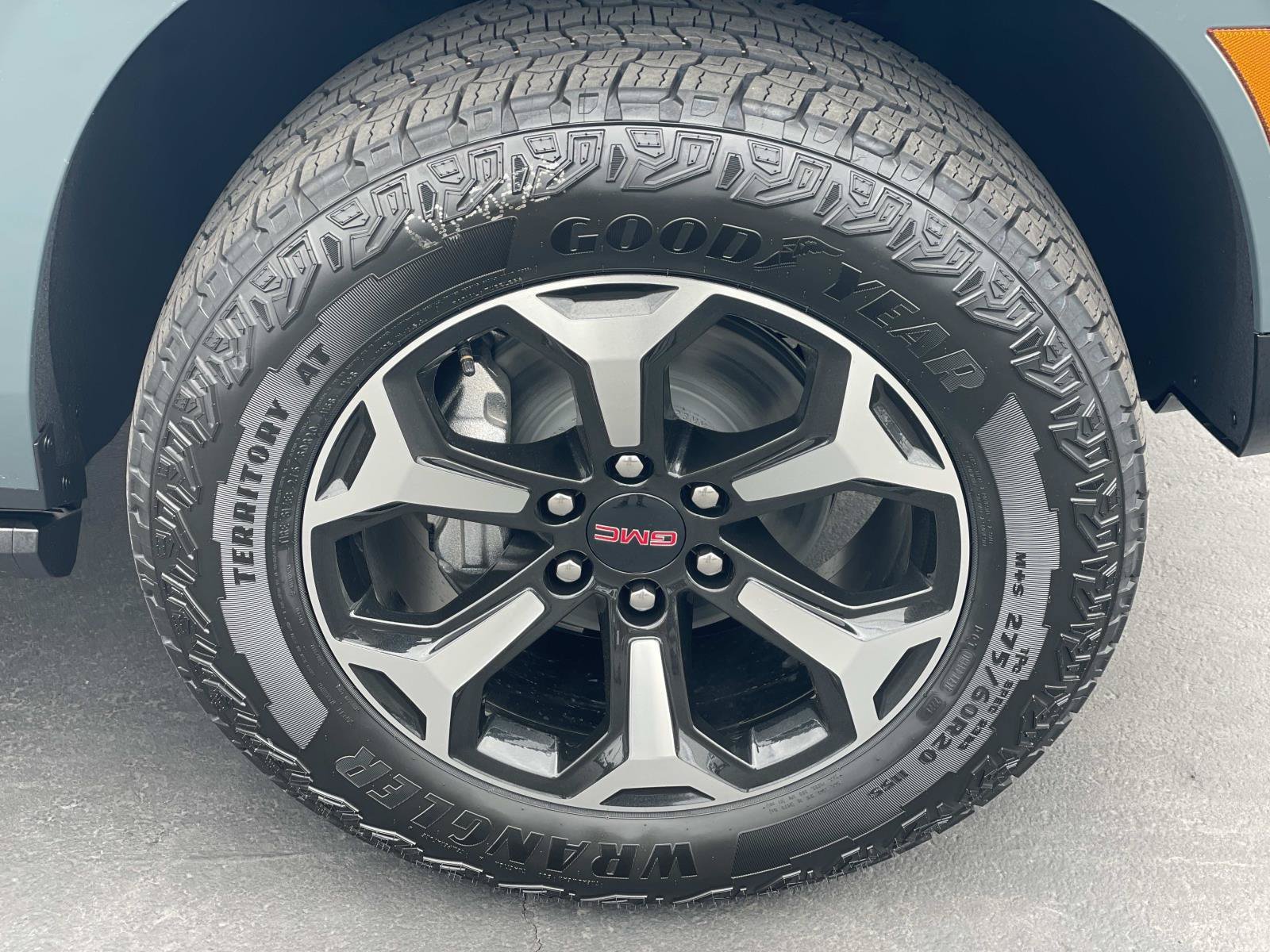 New 2026 GMC Yukon XL AT4 w/ AT4 Premium Package AWD/4WD image 30