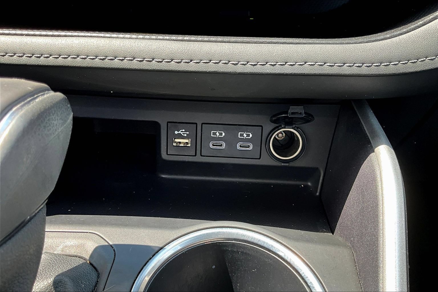 Used 2024 Toyota Highlander XLE AWD/4WD image 14