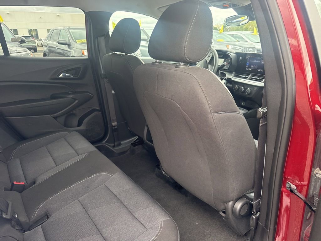 Used 2025 Chevrolet Trax LS image 19