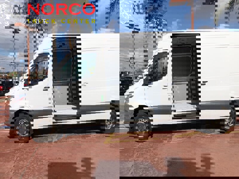 Used 2019 Freightliner Sprinter 3500 image 7